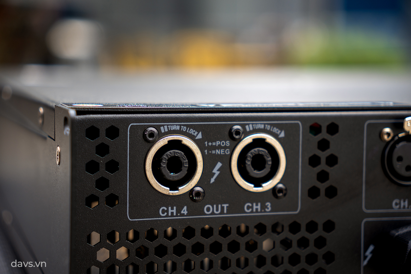 Mặt sau main DAVS TD4160